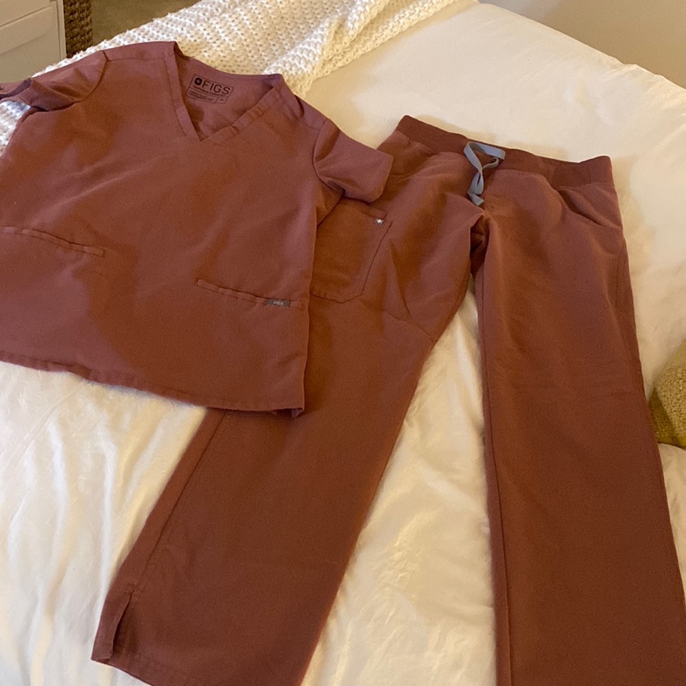 Figs scrubs
